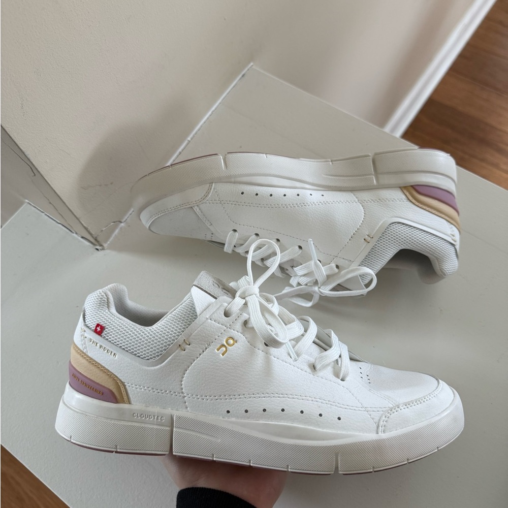 On Running The Roger Centre Court White Zephyr Sneakers - Women's 9.5